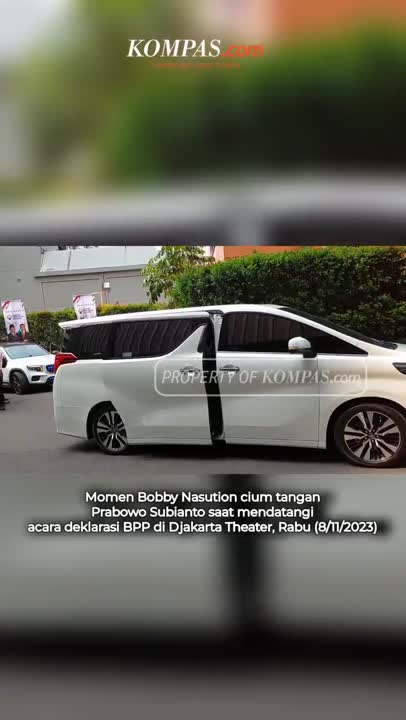 Momen Bobby Nasution Cium Tangan Prabowo Subianto saat Datangi Deklarasi Relawan #SHORTS