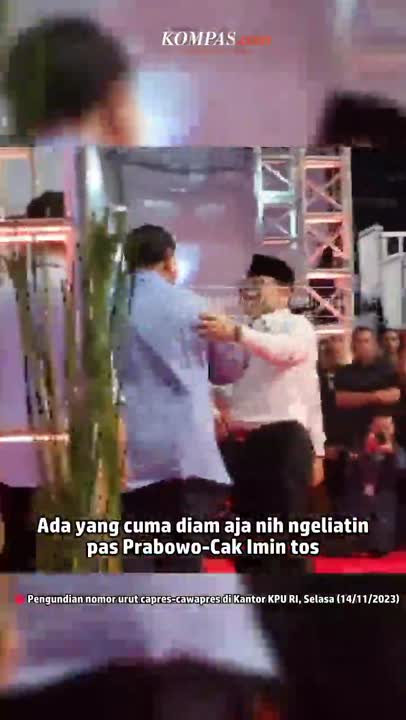 Megawati Diam di Antara Keramaian Saat Prabowo-Cak Imin Tos