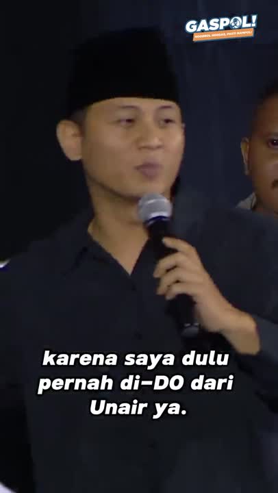 Bupati Trenggalek Berikan Kopiah untuk Mahasiswa Unair dan Cerita Masa Kuliahnya #trenggalek #gaspol