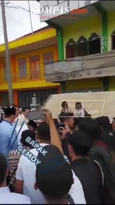 Heboh Teriakan "Bapak Gemoy" untuk Prabowo dari Para Santriwati Ponpes di Tasikmalaya