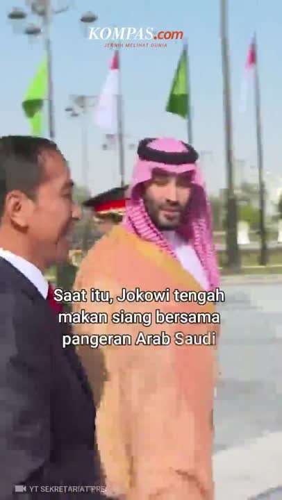 Jokowi: Kalau Mau Minta Sesuatu, Jangan Pas Momen Serius #Shorts