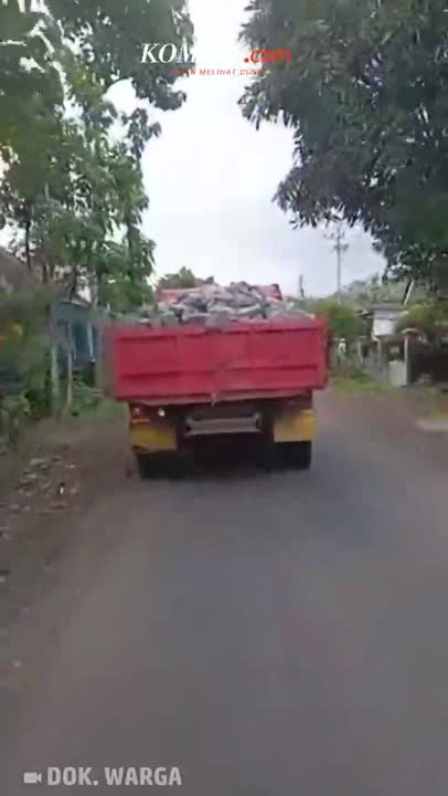 Caleg Gagal di Banyuwangi Tarik Bantuan Paving