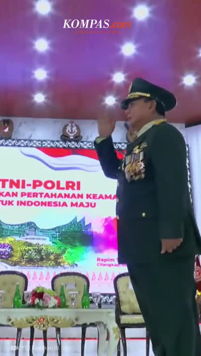 Momen Penyematan Pangkat Jenderal Prabowo oleh Jokowi