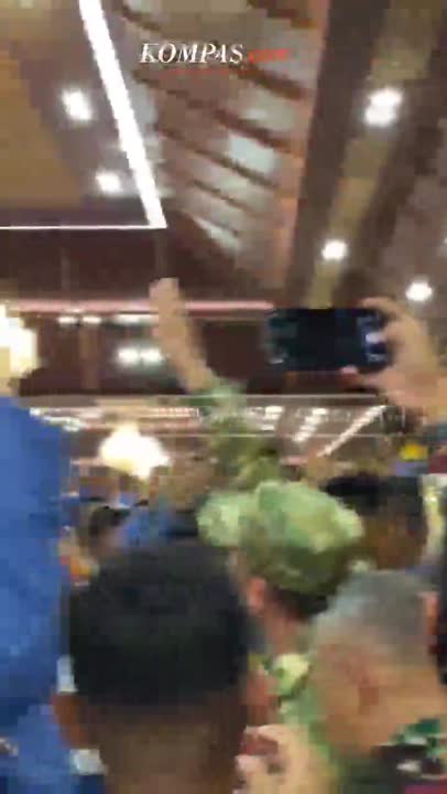 Momen Para Menteri Prabowo Joget Bareng Taruna Akmil