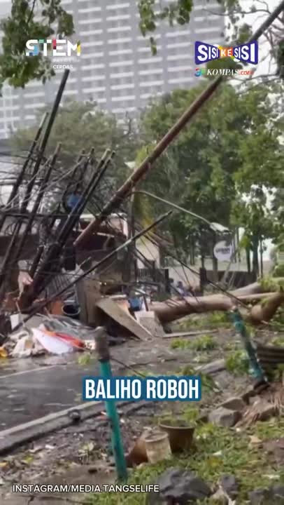 Kok Bisa Siang Panas, Sore Hujan Deras dan Angin Kencang?