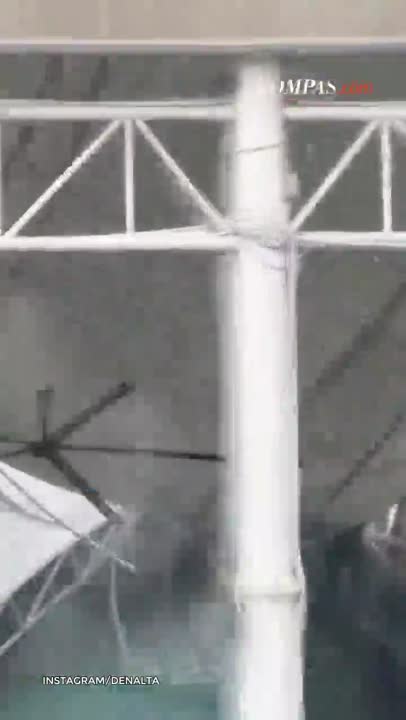 Atap Lapangan Padel Di Jakbar Ambruk Saat 16 Pasangan Artis Ikuti Turnamen