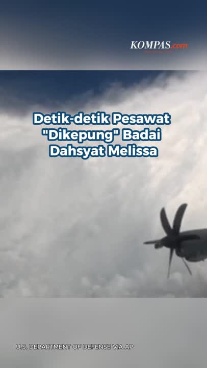 Detik-detik Pesawat  "Dikepung" Badai  Dahsyat Melissa