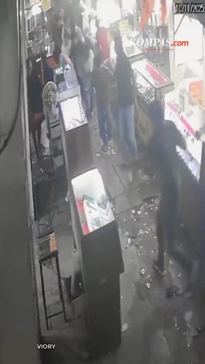 Dahsyatnya Ledakan Mobil Tewaskan 8 Orang Di India, Gedung Bergetar