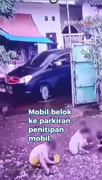 Detik-detik Mobil Tabrak Anak Sedang Main Di Jatinegara