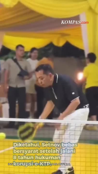 Setnov Muncul di Lapangan Padel Golkar, Bahlil: Kan Keluarga Besar
