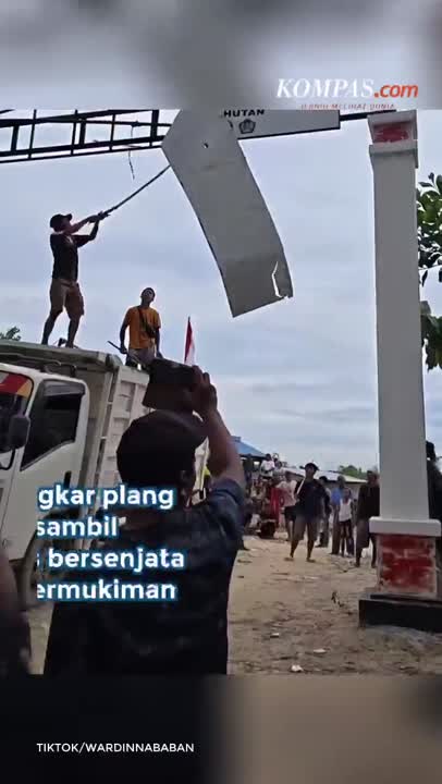 Tolak Relokasi, Warga Usir Satgas Dan Bongkar Gapura TN Tesso Nilo