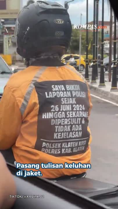Pria Curhat Laporannya Ke Polisi Tak Ada Kejelasan, Pasang Tulisan Di Jaket