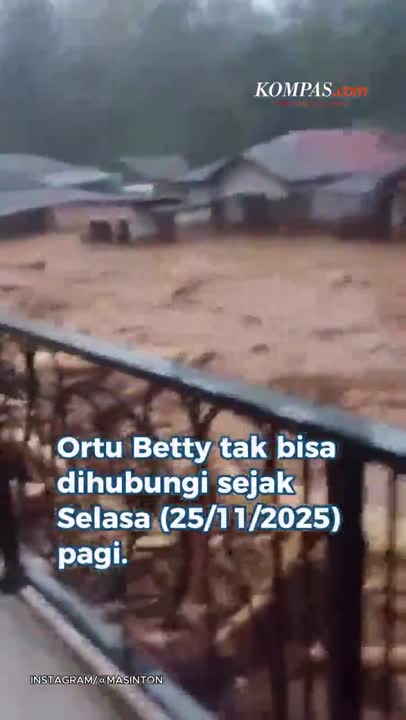 Ortu Belum Ditemukan Saat Banjir Tapteng, Betty: Tolong Siapa Pun Carikan Bapak-Mamaku