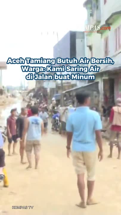 Aceh Tamiang Butuh Air Bersih, Warga: Kami Saring Air Di Jalan Buat Minum
