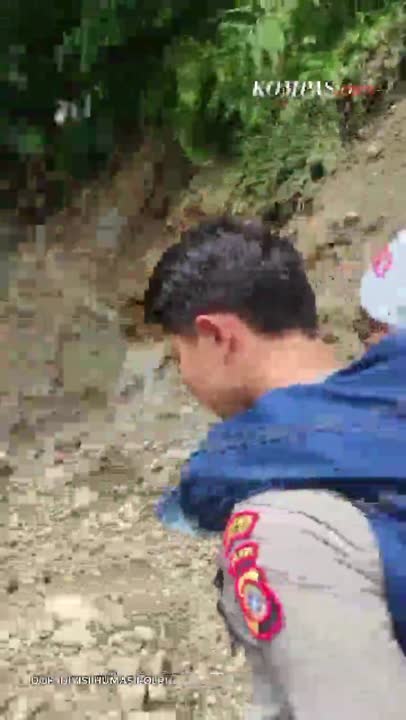 Akses Di Gayo Lues Terisolir, Warga Digendong Mau Cuci Darah