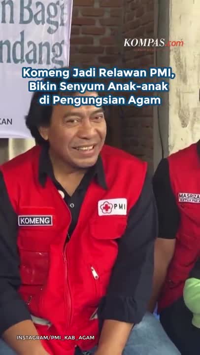 Komeng Jadi Relawan PMI, Bikin Senyum Anak-anak Di Pengungsian Agam