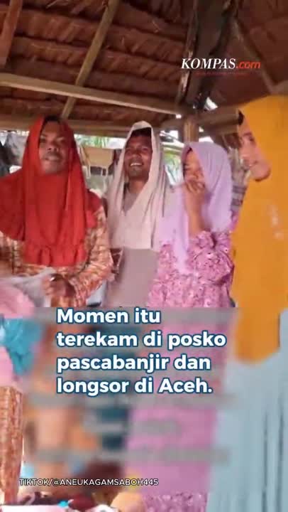 Jenaka Nan Haru: Pengungsi Pria Pakai Daster, Karaoke Saat Antre BBM