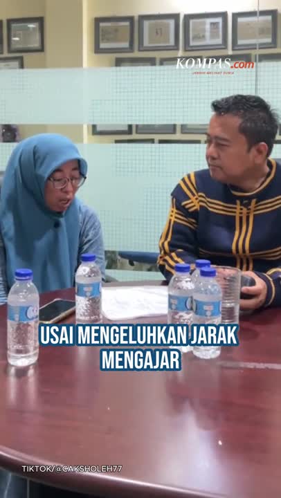 Guru Nur Aini Dipecat Usai Curhat Tempuh 114 Km Rumah-Sekolah PP