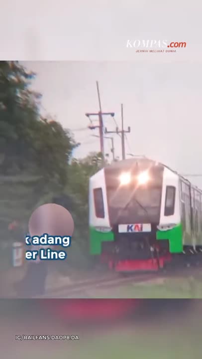 Bahaya! Bocah Adang Kereta Di Sidoarjo