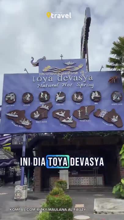 RASAIN HANGATNYA AIR PANAS ALAMI SAMBIL LIHAT LANDSCAPE GUNUNG BATUR