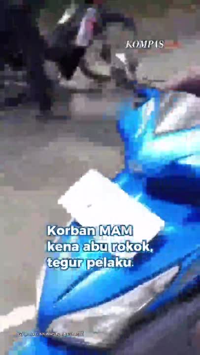 Ngamuk Ditegur Jangan Merokok Di Jalan, Pemotor Tusuk Warga