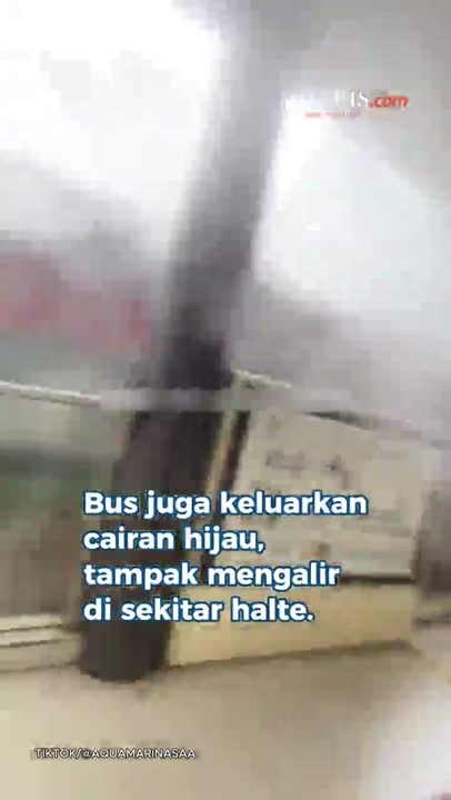 Bus Transjakarta Keluarkan Asap Pekat dan Cairan Hijau, Penumpang Panik