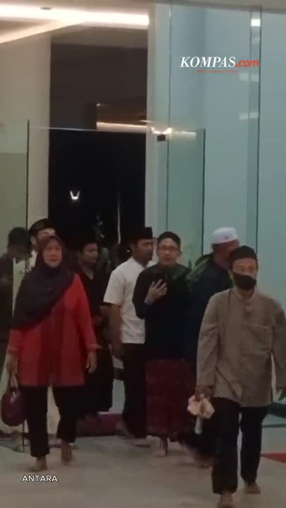 Di Bawah Kubah Berbentuk Sorban, Ribuan Jamaah Tarawih Perdana Di Masjid IKN