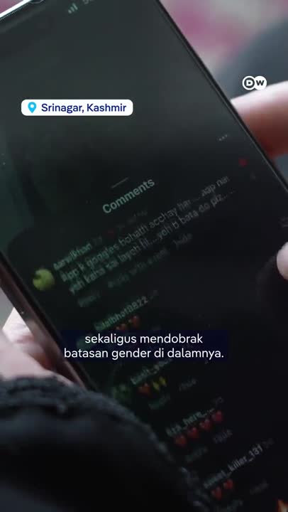 Perempuan Kashmir Ini Menghidupkan Kembali Seni Satir Tradisional