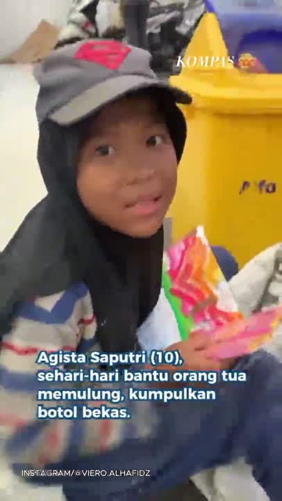 Kisah Agis, Bocah Jualan Lukisan Demi Bantu Ekonomi Keluarga