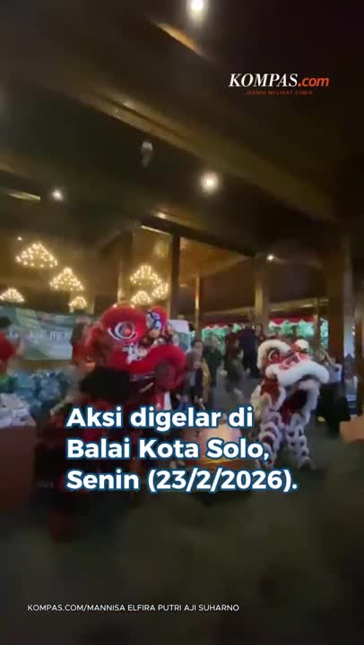 Barongsai Bagi Takjil Di Solo, Ajarkan Arti Hidup Berdampingan