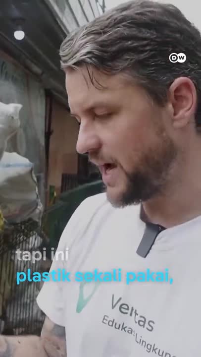 Bule Bukan Sembarang Bule, Ini "Bule Sampah"!