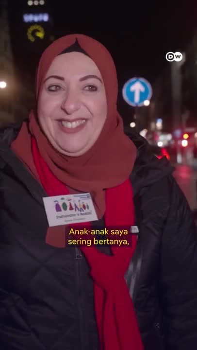 Ibu-Ibu Tetangga Membantu Ibu Imigran Beradaptasi