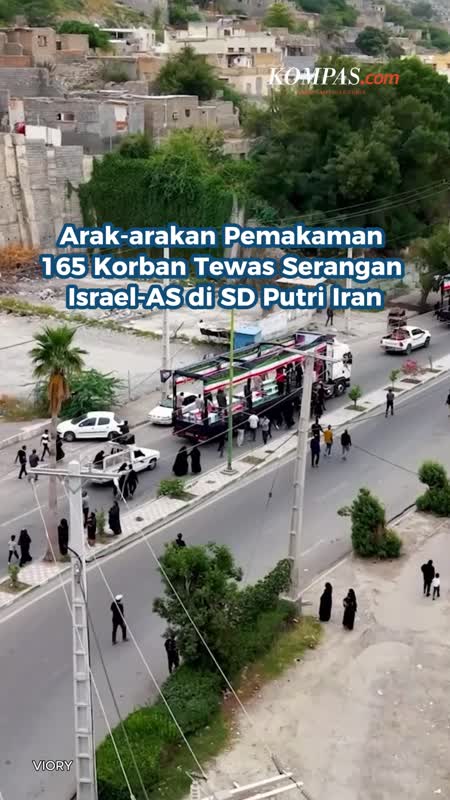 Arak-arakan Pemakaman 165 Korban Tewas Serangan Israel-AS Di SD Putri Iran