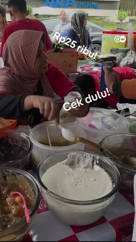 Berkah Ramadan Perempuan Penjual Takjil, Penopang Ekonomi Keluarga