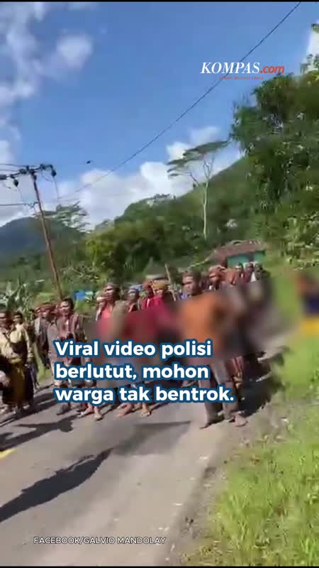 Polisi Berlutut, Memohon Agar 2 Kelompok Warga Manggarai Tak Bentrok
