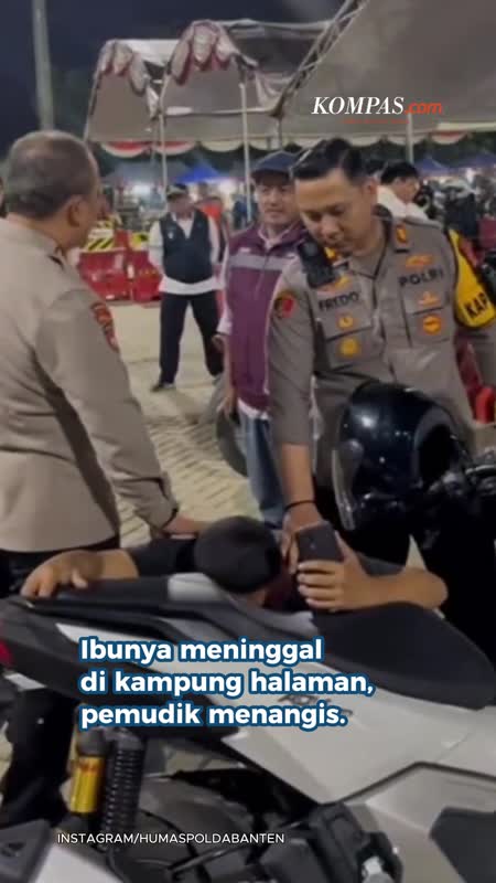 Ibu Meninggal Di Kampung Halaman, Pemudik Menangis Di Pelabuhan