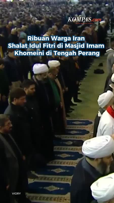 Ribuan Warga Iran Shalat Idul Fitri Di Masjid Imam Khomeini Di Tengah Perang
