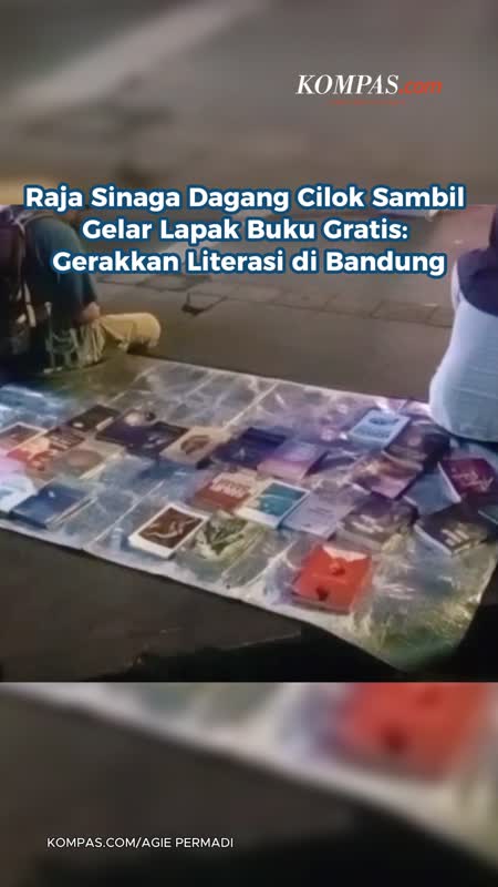 Raja Sinaga Dagang Cilok Sambil Gelar Lapak Buku Gratis: Gerakkan Literasi Di Bandung