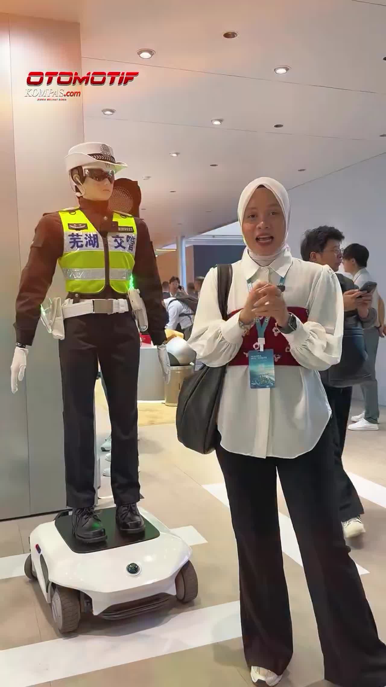 Lihat AiMOGA Smart Police Robot