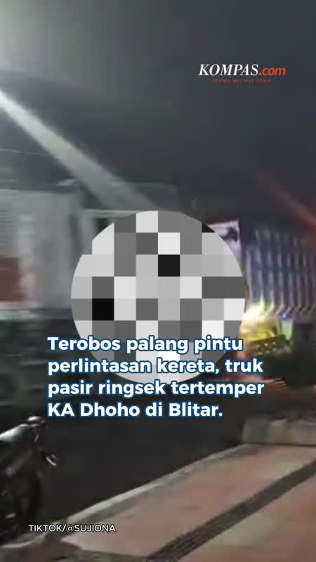 Terobos Palang Pintu Pelintasan, Truk Pasir Ringsek Tertemper KA Doho Di Blitar