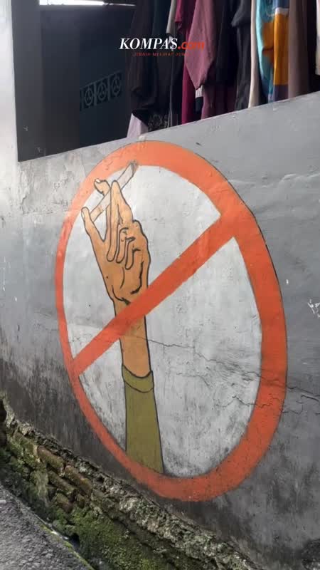 Merokok Di Kampung Ini Bisa Kena Denda!