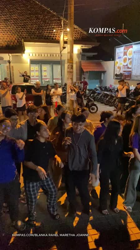 Ngamen Bak Konser, Cara Kreatif Paduan Suara Atma Jaya Jogja Galang Dana