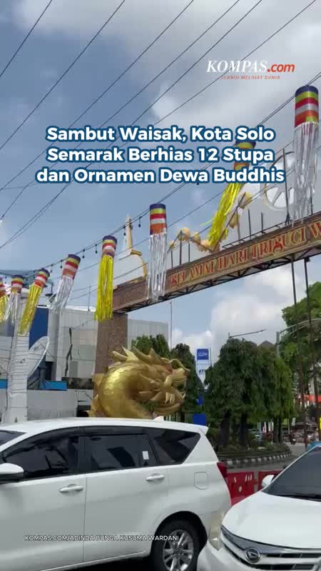 Sambut Waisak, Kota Solo Semarak Berhias Stupa Dan Ornamen Dewa Buddhis