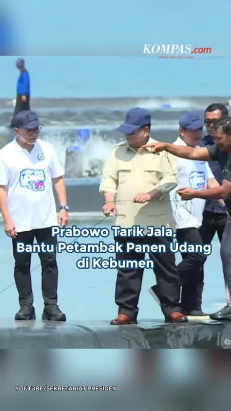 Prabowo Tarik Jala, Bantu Petambak Panen Udang di Kebumen