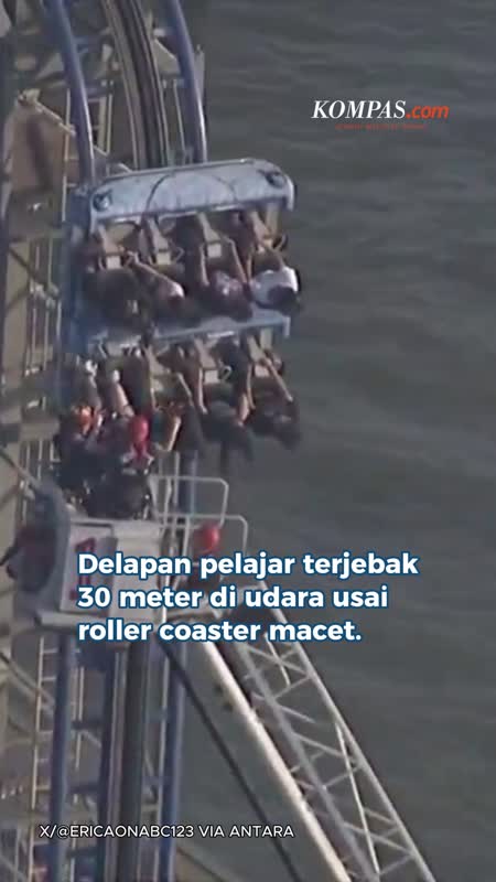 Detik-detik Evakuasi 8 Pelajar dari Roller Coaster yang Mogok di Texas