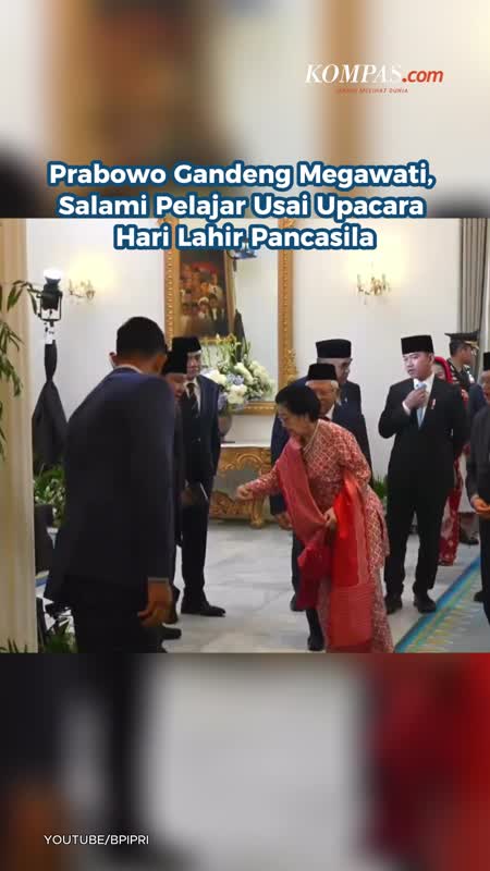 Prabowo Gandeng Megawati, Salami Pelajar Usai Upacara Hari Lahir Pancasila