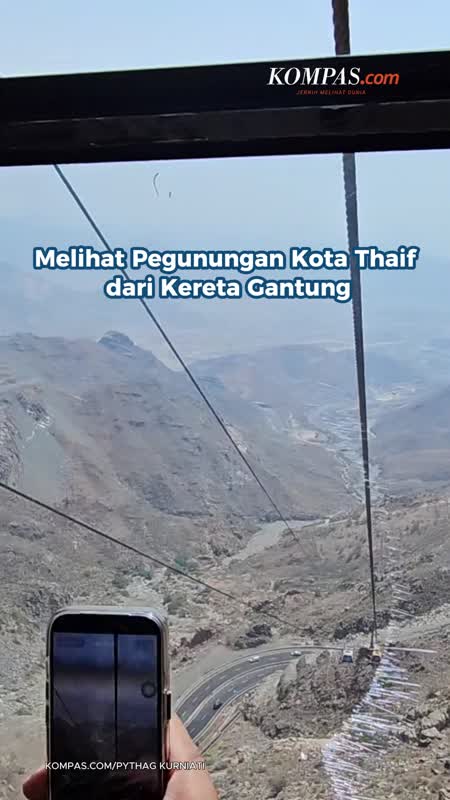 Melihat Pegunungan Kota Thaif Dari Kereta Gantung