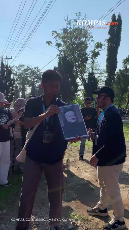 Komunitas Ini Ajak Warga Keliling Kota Sambil Belajar Sejarah
