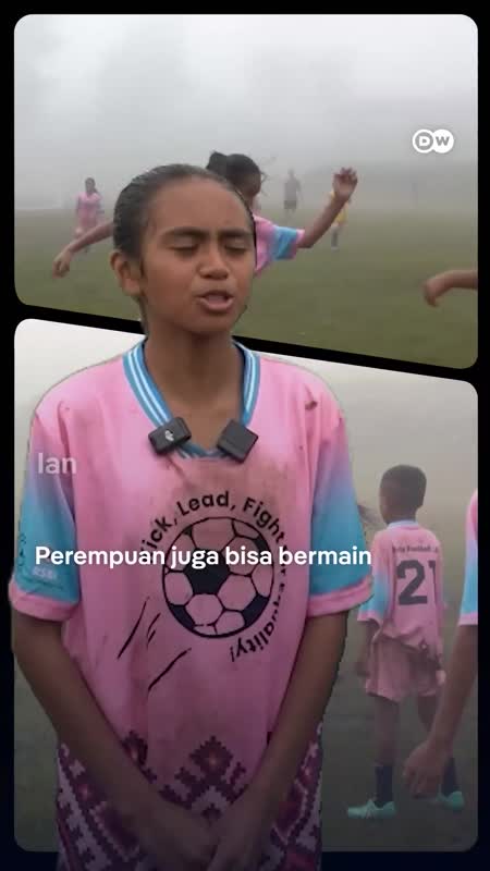 Anak Perempuan Pesepak Bola Di NTT Yang Menantang Batas Gender