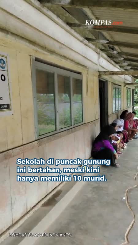 Tersisa 10 Murid, Sekolah Di Puncak Gunung Lampung Dibangun Pakai Iuran Warga